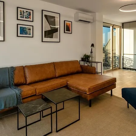 Skyline View Luxury Apartment